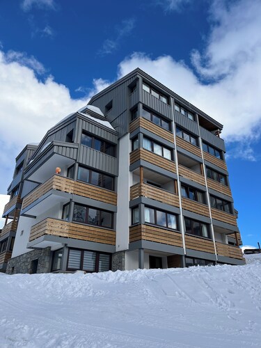 Tignes Val Claret 6-bedroom apartment for rent, at the foot of the slopes