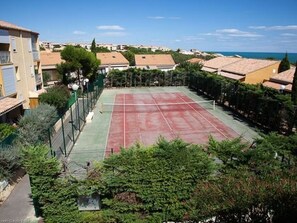Sports court - Cottage with Air Conditioning and Terrace 900m from the Beach (Fleury-Saint-Pierre-la-Mer)