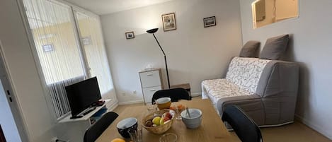 TV