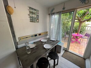 Dining - Ground Floor Apartment with Terrace and Parking at Narbonne Plage (Narbonne)