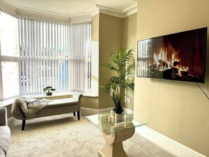 ハウス 4 ベッドルーム | リビングルーム