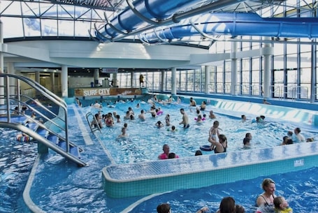 House, 4 Bedrooms | Pool. Central 4 bed Home in Ecclesall Near Peaks