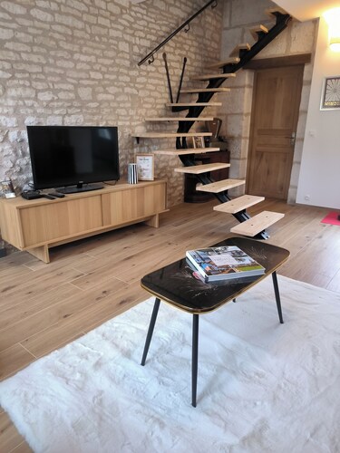 Maison 80m2 totalement rénovée en plein centre-ville.