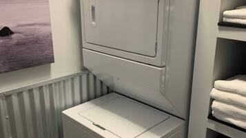 House, 1 Bedroom, Smoking, Balcony | Bahagian dalam