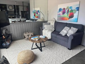 House, 1 Bedroom, Smoking, Balcony | Living room - Exclusive Modern Suite View (Kamloops)