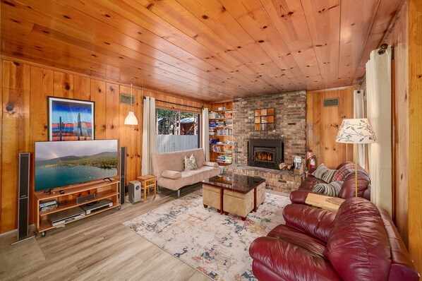 House, 3 Bedrooms | Living area - Al Tahoe Cabin-vintage Meets Modern 920sf 3 Bedroom Home (South Lake Tahoe)