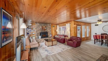 House, 3 Bedrooms | Living area