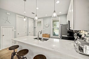 House, 3 Bedrooms | Private kitchen | Fridge, oven, coffee/tea maker, toaster - 1335 Laurel Grove 3 Bedroom Home (Miramar Beach)