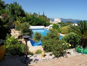 Outdoor pool - Villa with fantastic sea view and large private pool (Fréjus)