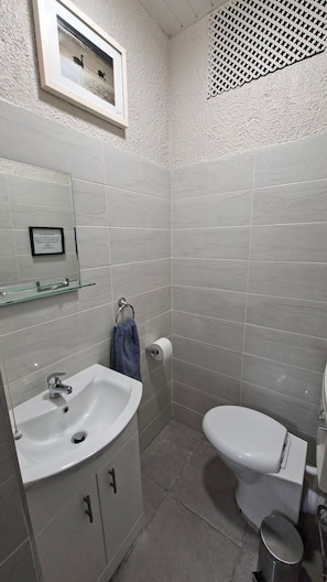 Room, 1 Bedroom | Bathroom - Room-'the Serendipity Suite' at Rashedog (Rashedoge)