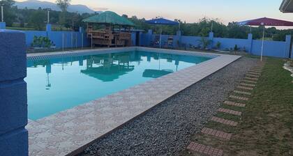 Spacious 9-bedroom apartment in lovely Bugallon with AC