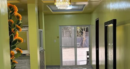 Spacious 9-bedroom apartment in lovely Bugallon with AC