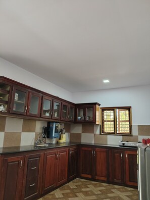 Villa | Private kitchen | Fridge, stovetop - Kudaram Lake View (Kuttanad Taluk)