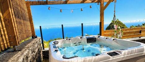Bain à remous extérieur