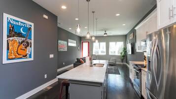 Microwave, oven, stovetop, dishwasher