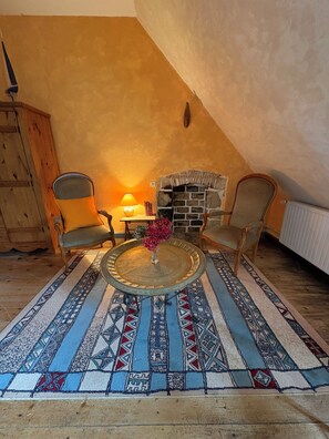 Interior - Private 2-bedroom apartment at Château de La Coste (Saint-Julien)