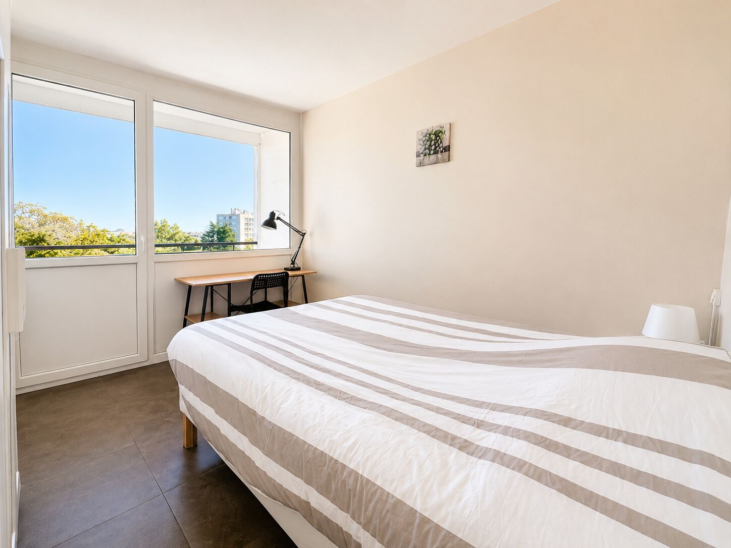3 Schlafzimmer, Schreibtisch, Bügeleisen/Bügelbrett, Reisekinderbett