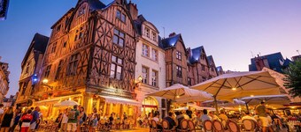 Spacious 3-bedroom apartment in Tours Nord near the tramway