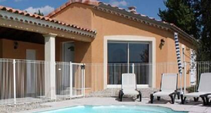 Blue Hills Residence With Scenic Views