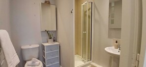 Shower, hair dryer - Stylish 2BDR Apt with Large Balcony near City (Dublin)