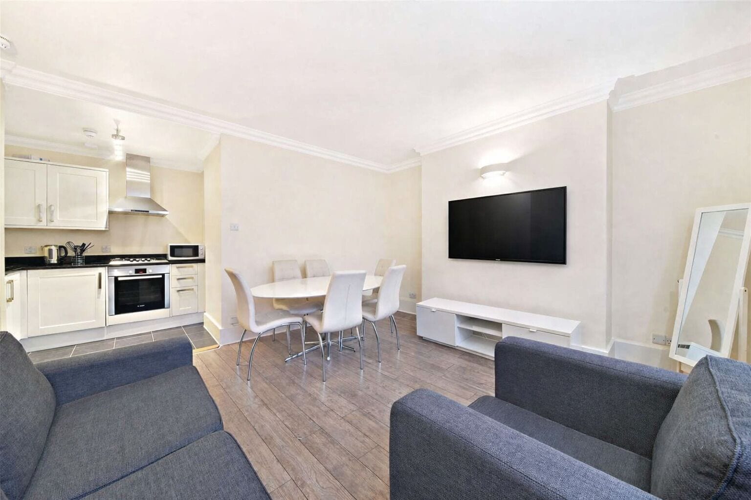 Apartment, City View | Living area