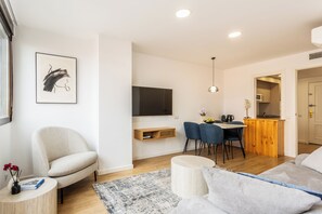 Living area - This elegant 2-bedroom apartment in the heart of Tetuán combines modern design, absolute comfort, and functionality tailored for extended stays. Every corner has been carefully appointed to make you feel at home from the moment you arrive (MADRID)