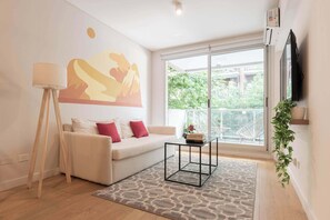 TV, offices - MOT Rentals + Paunero Loft in Alto Palermo (Buenos Aires)