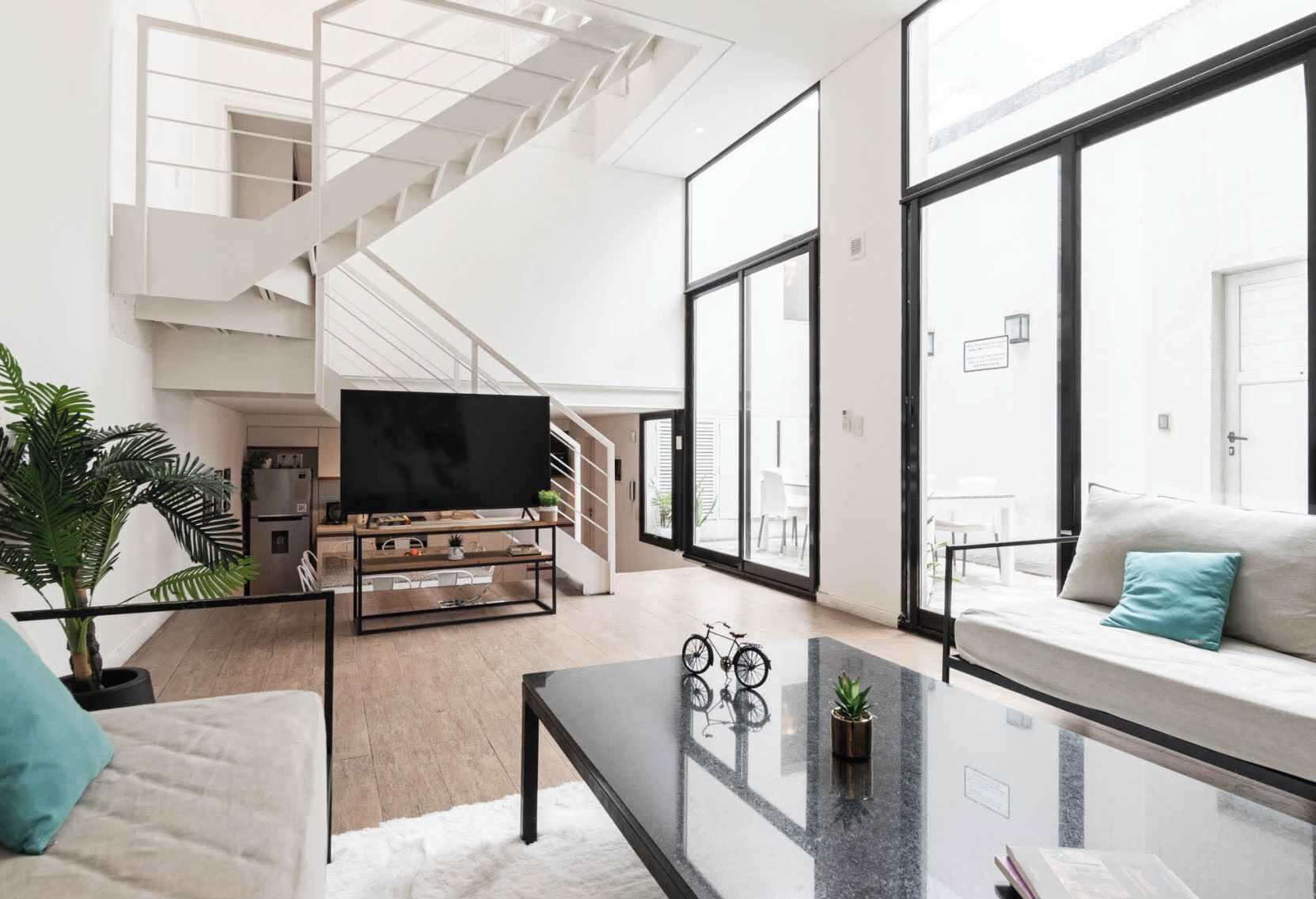 Televisión, oficina