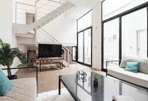 Televisión, oficina