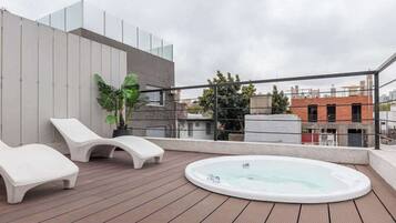 Bañera de hidromasaje exterior