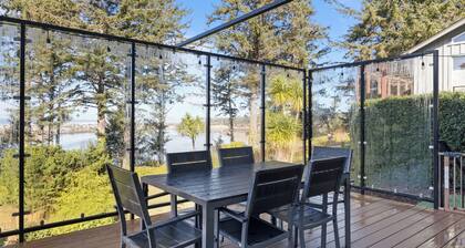 Eagles Overlook: 3BR Home w/ Panoramic Ocean Deck