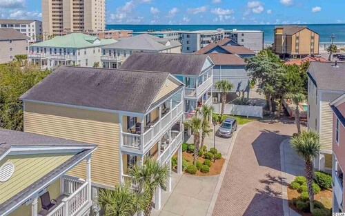 4 BR Beach House with Shared Pool! Angler Villas 4- Beauty And The Beach