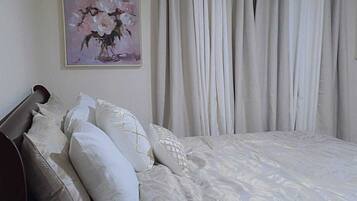 5 quartos, ferros/tábuas de passar roupa, Wi-Fi, roupa de cama