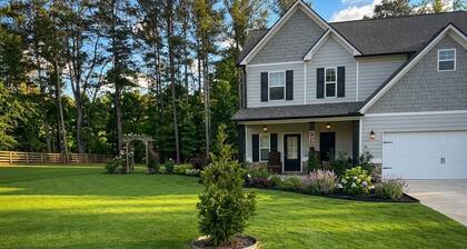 Beautiful Family-Friendly Home with scenic view