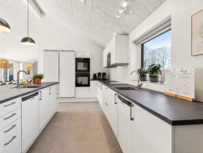 House | Interior - 5 Star Holiday Home in Glesborg (Glesborg)