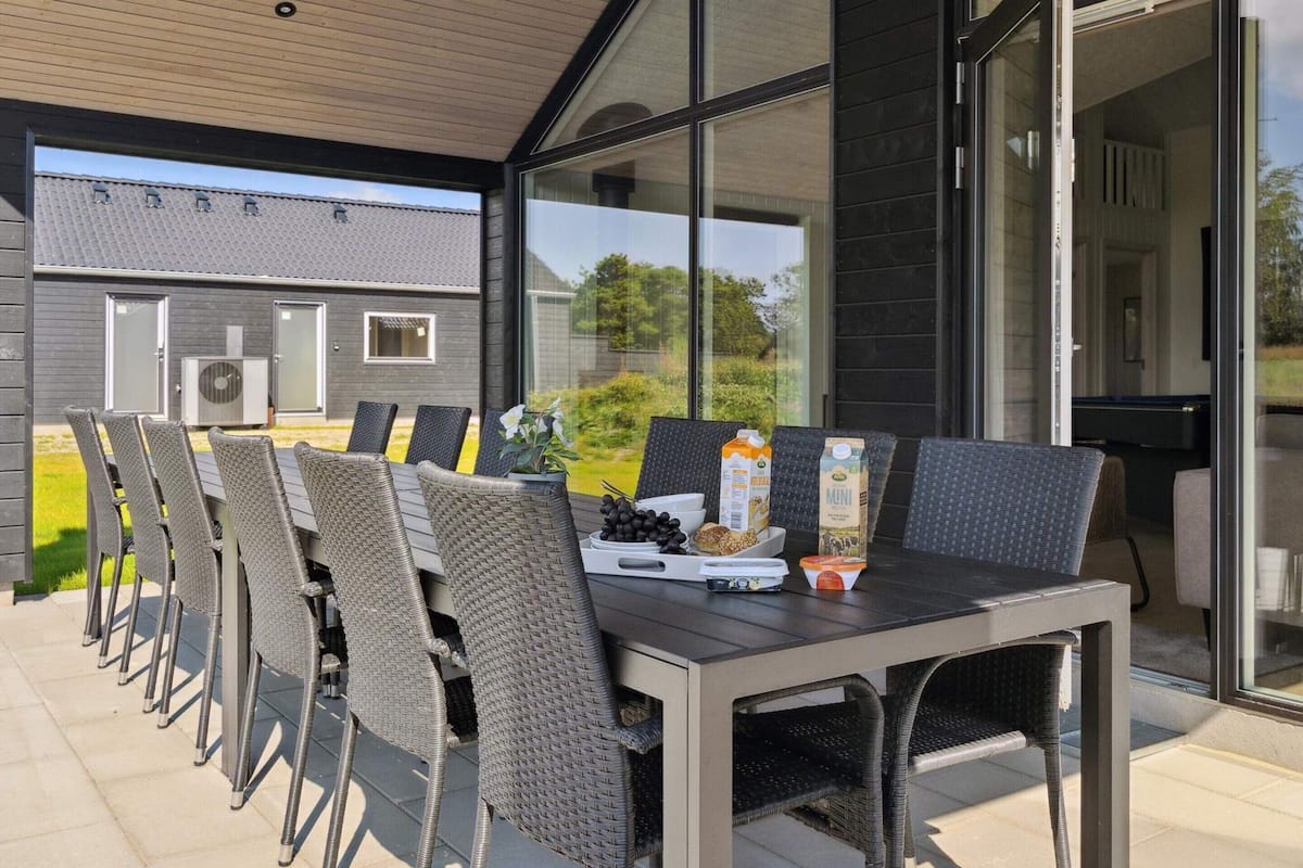 House | Outdoor dining