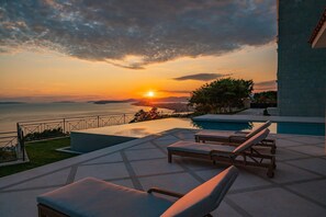 Pool - Royal Villa Petra - A Luxurious Mediterranean Retreat Near Split (Podstrana)