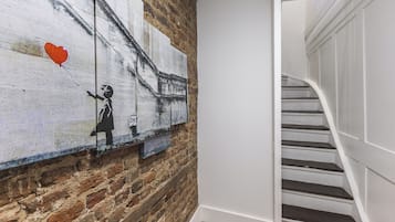 Traditional Apartment, City View | Interior