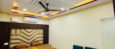 Deluxe Room | Rollaway beds, free WiFi, bed sheets