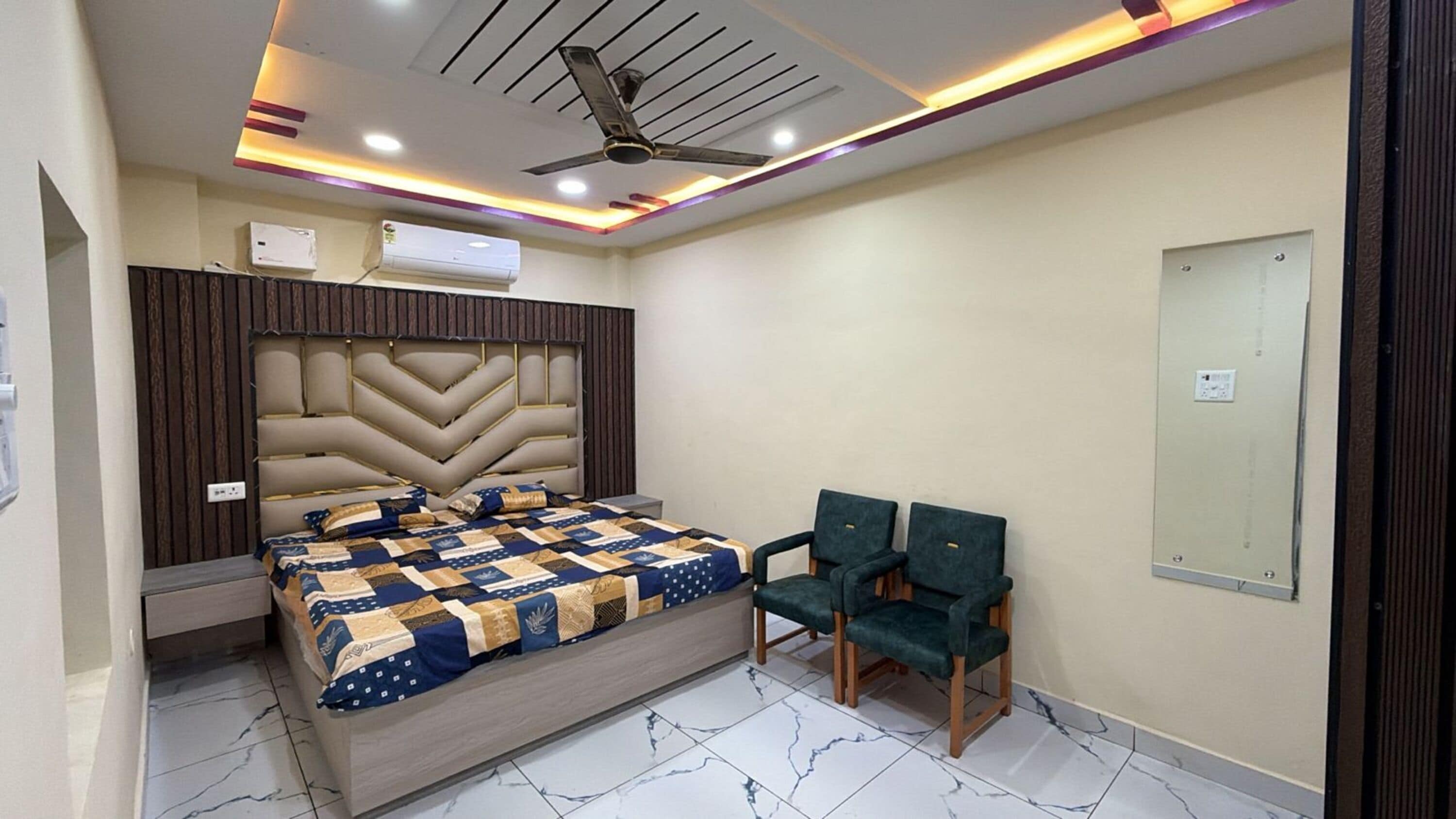 Chambre supérieure | Lit d’appoint (supplément), accès au Wi-Fi (inclus), literie fournie