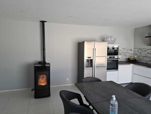 Dining - House with pool (Golbey)