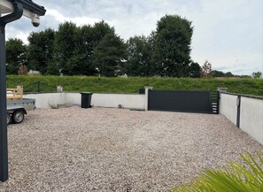 Property grounds - House with pool (Golbey)