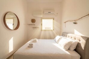 Desk, iron/ironing board, travel cot, WiFi - 3BR Garden & Cinema · Near Beach | By SweetyGuest (Tel Aviv-Yafo)