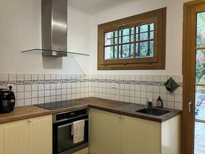 Fridge, oven, stovetop, dishwasher - Spacious family house with heated pool - 500 m to the center of Les Arcs (Les Arcs)