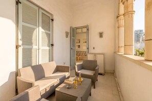 Property grounds - Superb Beach Side 2BR/2BR Apt | By SweetyGuest (Tel Aviv-Yafo)