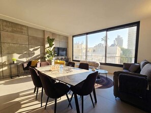 TV, offices - Stunning #TLV Rooftop 3BR/2BA | By SweetyGuest (Tel Aviv-Yafo)