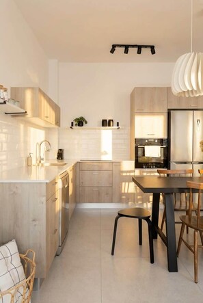 Fridge, microwave, oven, stovetop - MAMAD ! Seaside 2BR w/Terrace TLV | By SweetyGuest (Tel Aviv-Yafo)