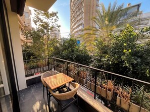 Outdoor dining - Stylish New 2BR • Near Beachfront | By SweetyGuest (Tel Aviv-Yafo)