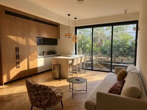 TV, offices - Stylish New 2BR • Near Beachfront | By SweetyGuest (Tel Aviv-Yafo)