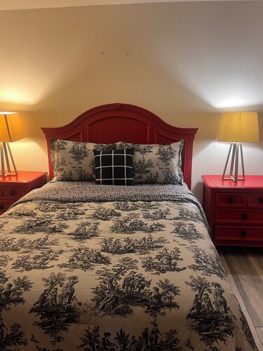 Cozy 4-bedroom bed & breakfast in tranquil Lauderhill with AC